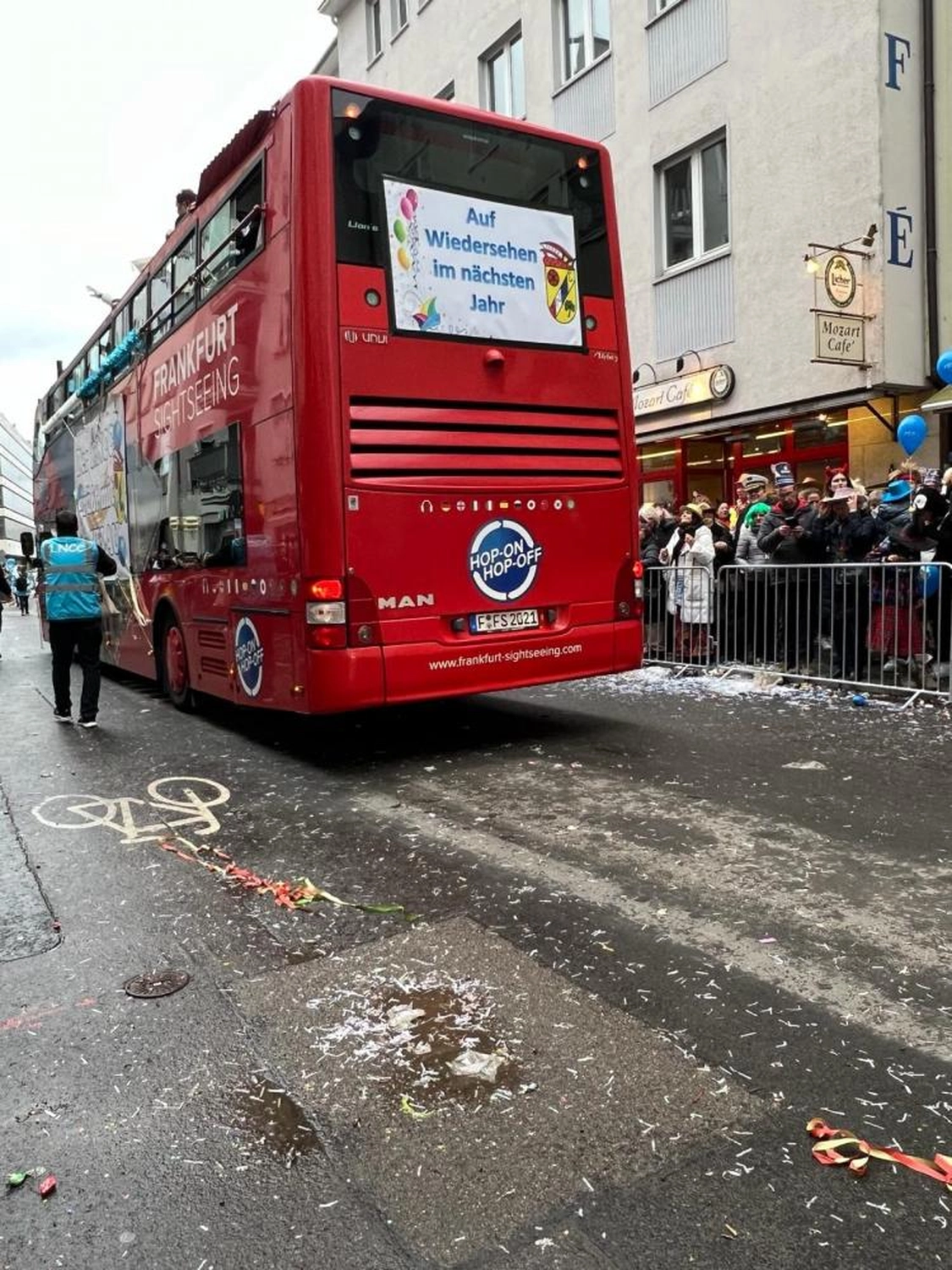1.Nieder CC - Karnevalsverein -Umzug durch Frankfurts Strassen 11.02.2024