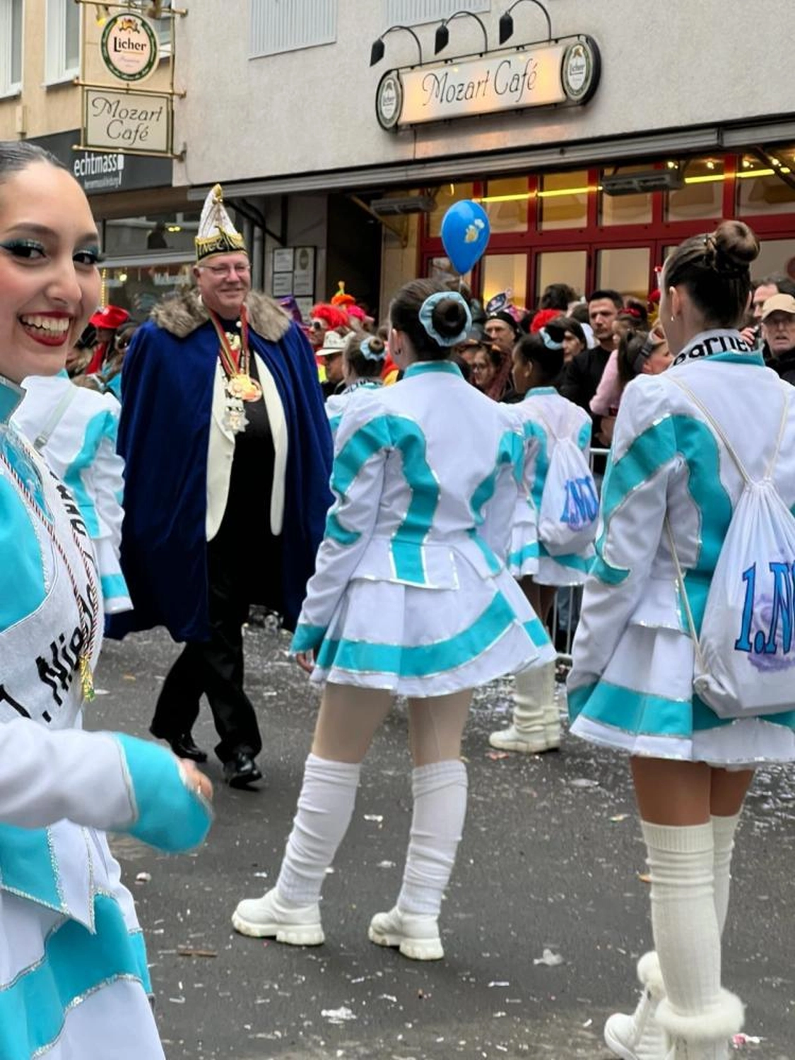 1.Nieder CC - Karnevalsverein -Umzug durch Frankfurts Strassen 11.02.2024